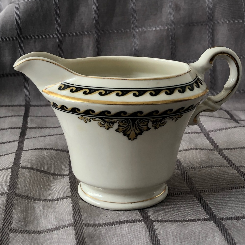 Syracuse China Athena Creamer